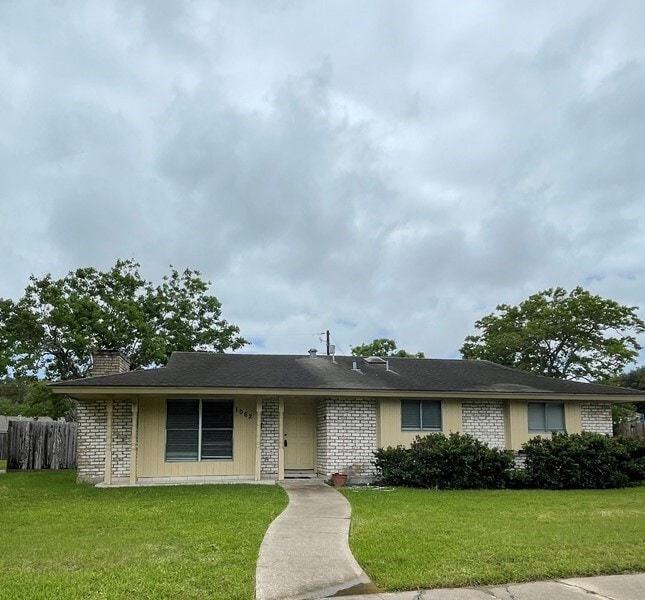 Meadowbrook 3 bedroom 2 bath House for Rent in Corpus Christi, TX