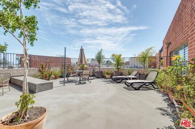 Building Photo - 11750 W Sunset Blvd