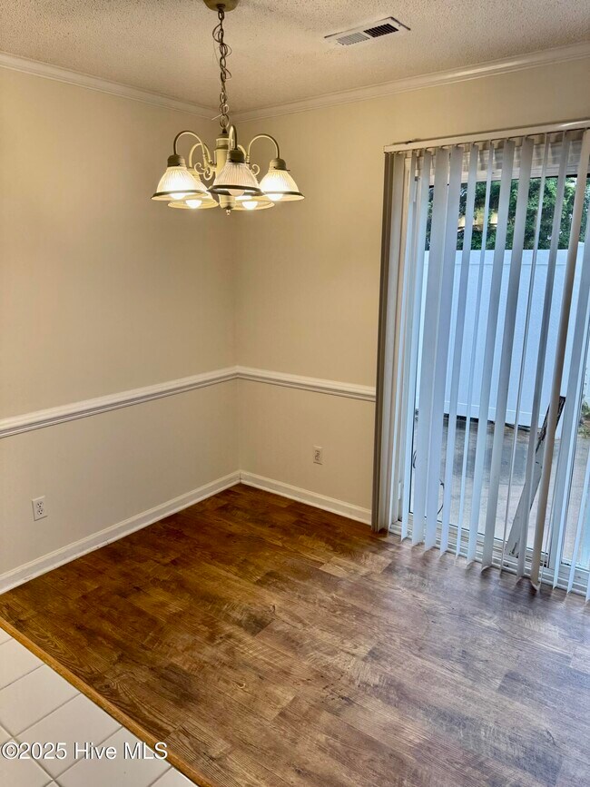Foto del edificio - 3930 Sterling Pointe Dr
