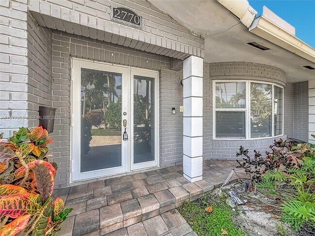 Foto del edificio - 2770 NE 8th Ct