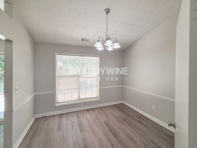 Foto del edificio - 5900 Homestead Cir