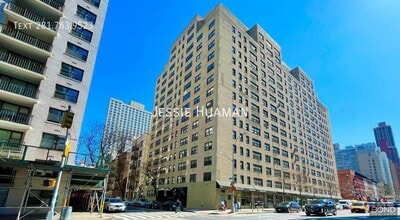 Building Photo - 400 E 89th St