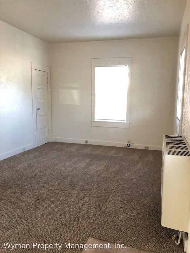 Building Photo - 1 br, 1 bath Apartment - 1629 E Street