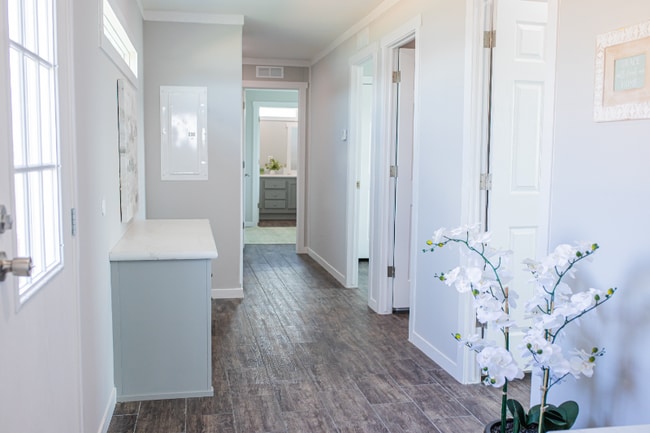 Building Photo - 6105 E McKinney St