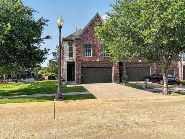 Building Photo - 1004 Colonial Dr