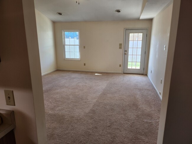 Foto del edificio - 1719 Wood Song Ln