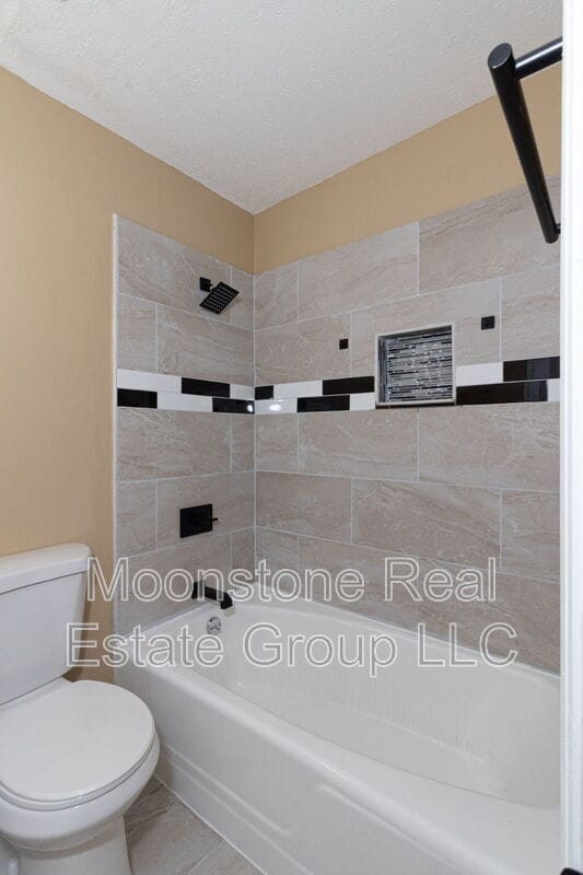 Building Photo - 39 Ticknor Dr