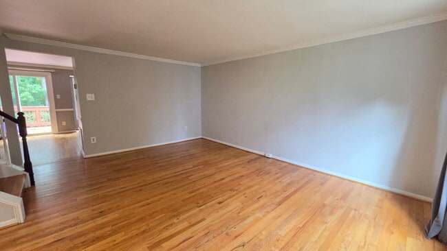 Building Photo - 6638 Greenleigh Ln