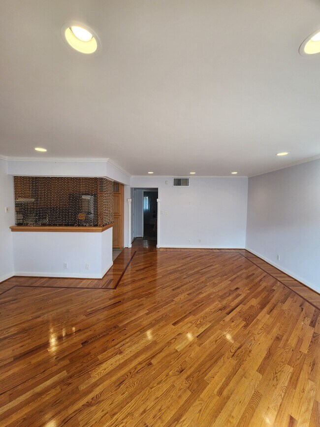 Building Photo - 14837 Sherman Way