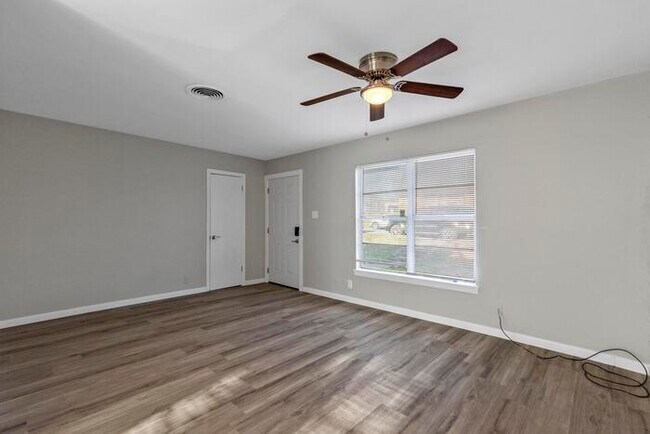 Foto del edificio - 3 Pershing Dr #A