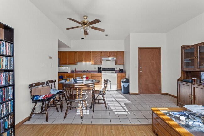 Foto del edificio - 569 Woodmont Ave