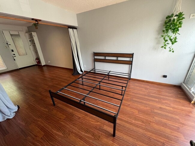 Building Photo - 392 sqft Studio with 1-bathroom, 1-parking in Palolo Gardens