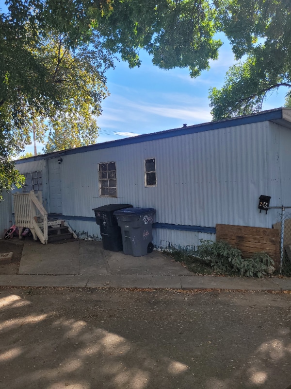 Building Photo - 10 9th Ave