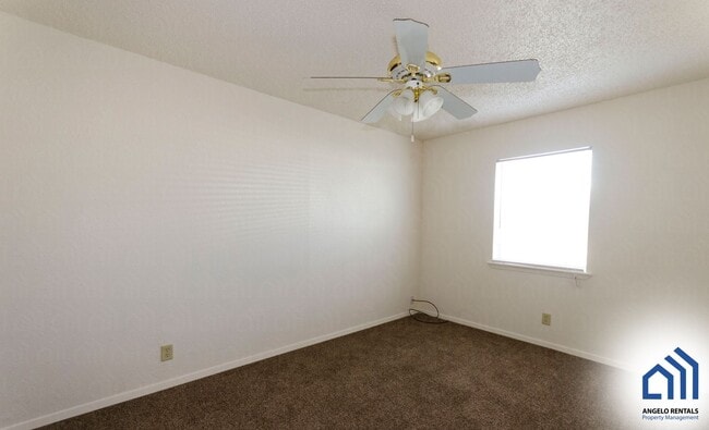 Building Photo - 9900 Cottontail Ln