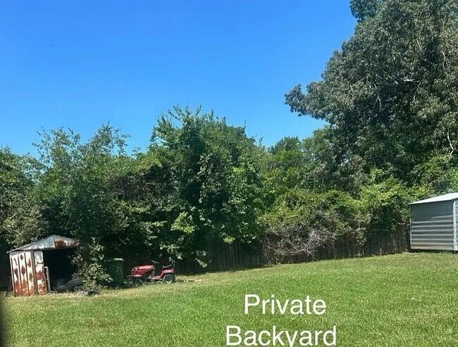 Building Photo - 6228 Hinchcliff Rd