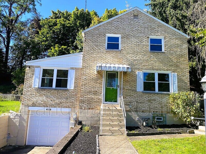 Foto principal - 418 Pennwood Dr