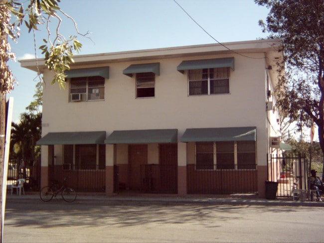 Foto del edificio - 6647 SW 59th Pl
