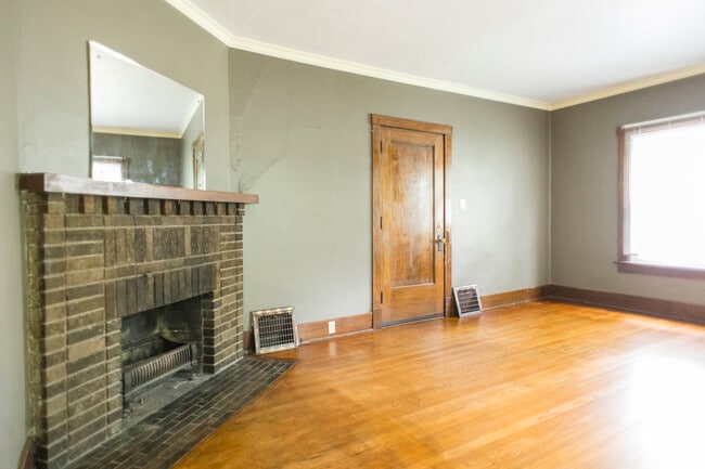 Foto del edificio - 1240 Broadway N