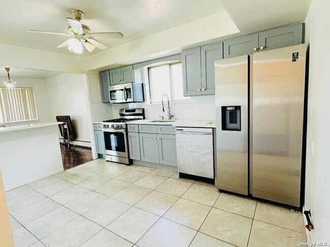 Building Photo - 66-54 Selfridge St