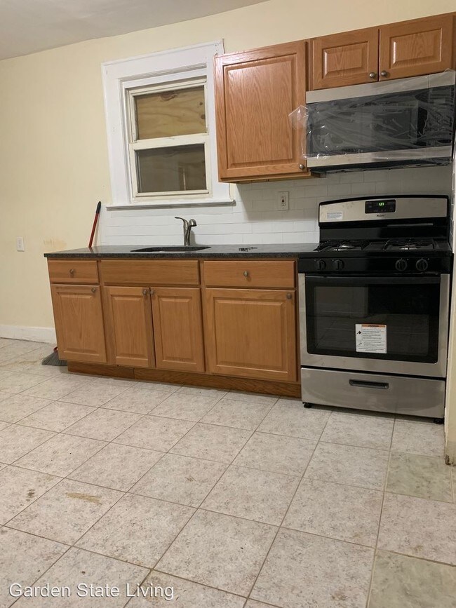 Foto del edificio - 4 br, 1.5 bath House - 199 West End Ave