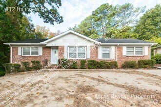 Building Photo - 812 Hillview Dr