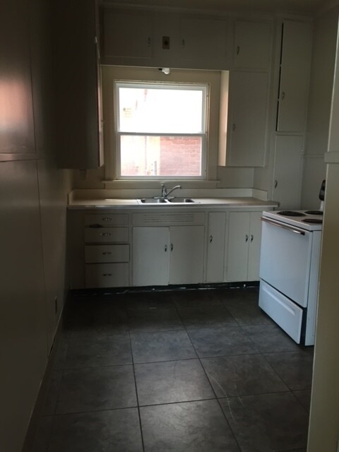Kitchen - 219 W Church St