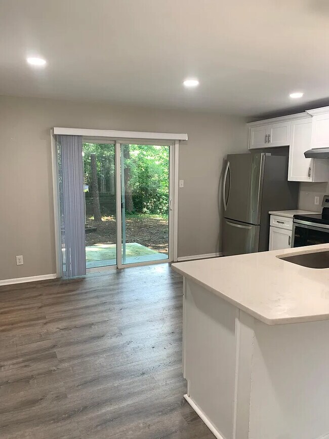 Building Photo - 3626 Admiral Dr