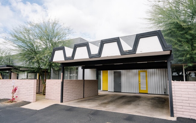 Building Photo - 3021 N 39th St