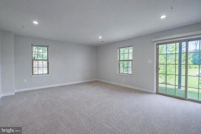 Building Photo - 8032 Spring Arbor Dr
