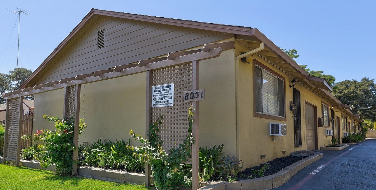 Foto del edificio - 8051-8061 Church St