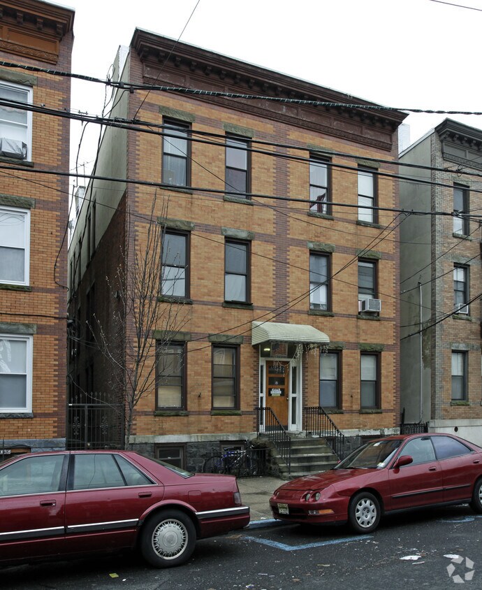 Primary Photo - 409 58th St