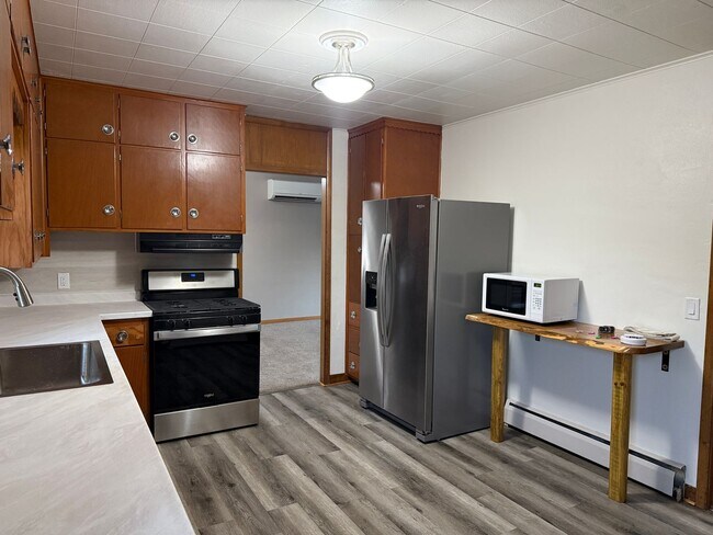 Foto del edificio - Four bedroom home located in Eyota MN