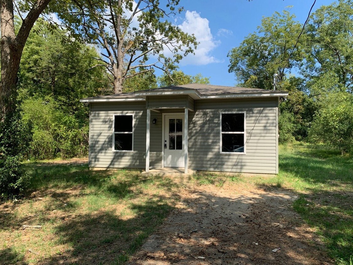 Foto principal - Cozy 3 Bedroom Home for Rent in Gadsden, A...