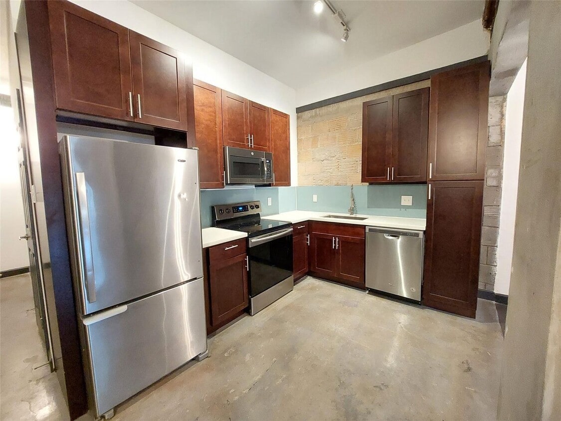 Photo - 6819 Avenue C