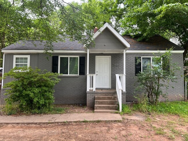 Remodeled 2 Bedroom in Camp North End area - Remodeled 2 Bedroom in Camp North End area House