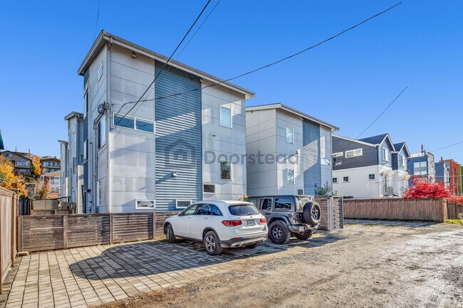Building Photo - 4751 Delridge Way SW
