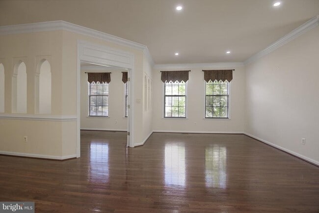 Foto del edificio - 46186 Aisquith Terrace