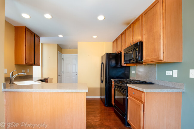 Building Photo - 609 Hawley Dr