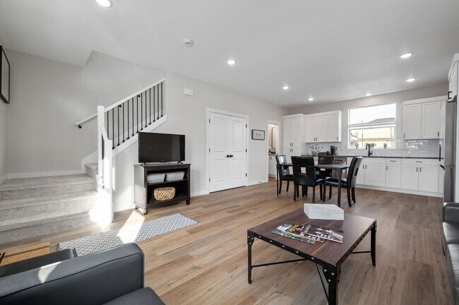 Foto del edificio - Move In Special- Up to 3 Months Free !! Ne...