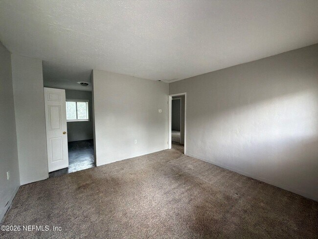 Foto del edificio - 814 E 60th St