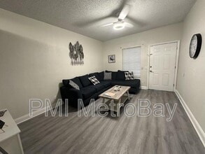 Building Photo - 8210 N Klondyke St