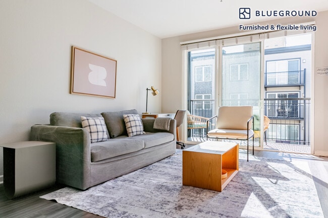 Building Photo - 5684 Bay St