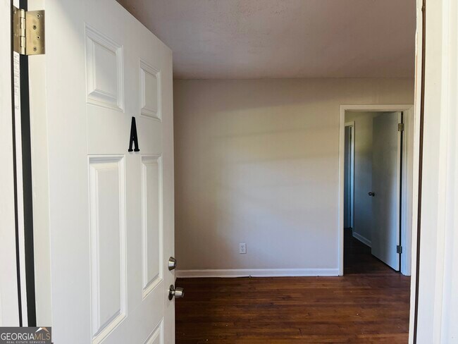 Foto del edificio - 531 Locke St