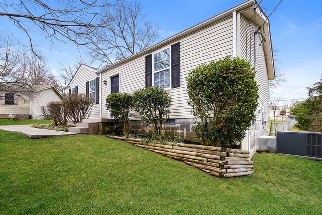 Building Photo - 111 Ridgeview Ct