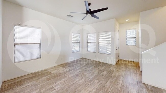 Foto del edificio - 2604 S Southwind Dr