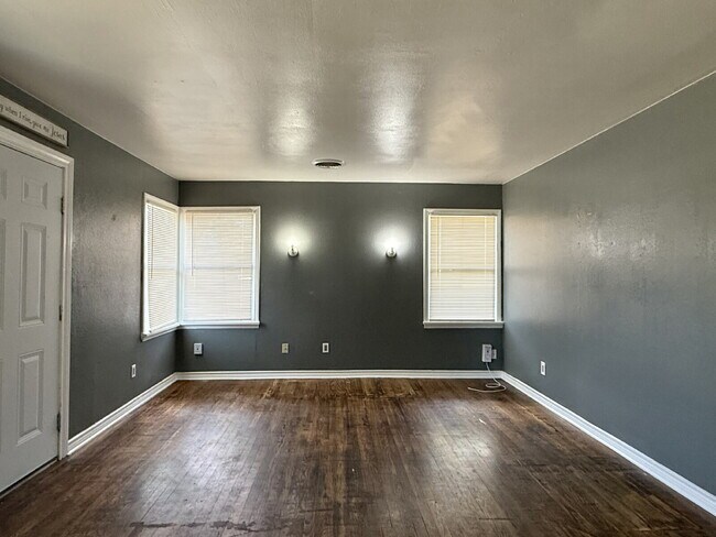 Foto del edificio - Steps from Beautiful  Park, Bonus Room & Central Lubbock Living!