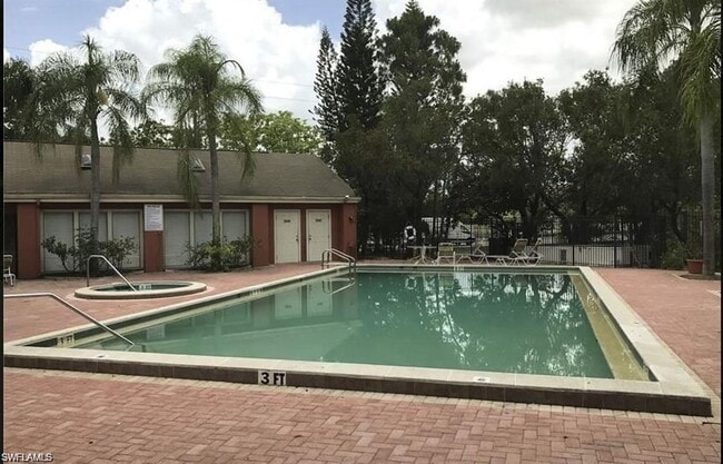 Building Photo - 2855 Winkler Ave