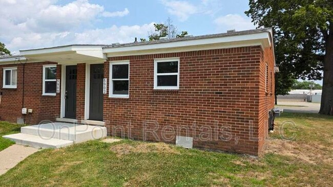 Building Photo - 5909 N Wayne Rd