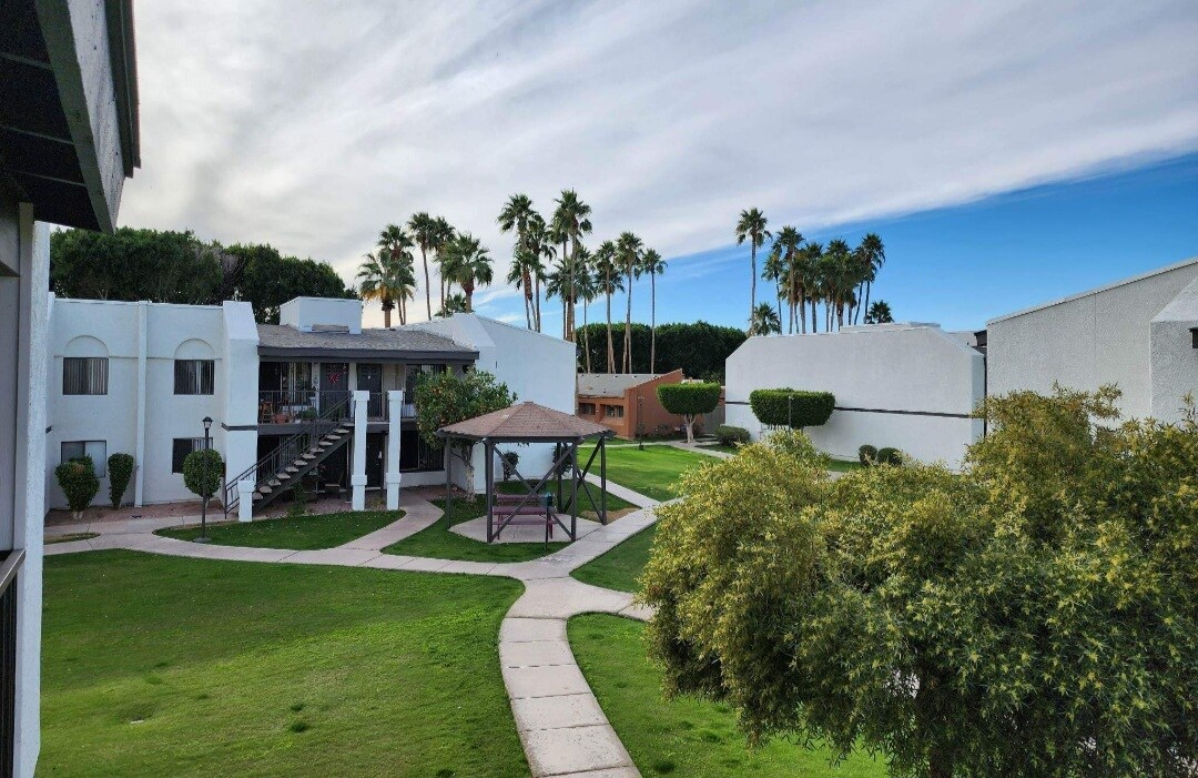 Regency Square Apartments in Yuma, AZ