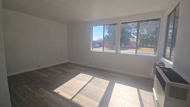 Foto del edificio - updatd 2 BR apartment home.